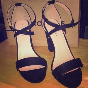 Glamorous Brand Women’s Black Heels